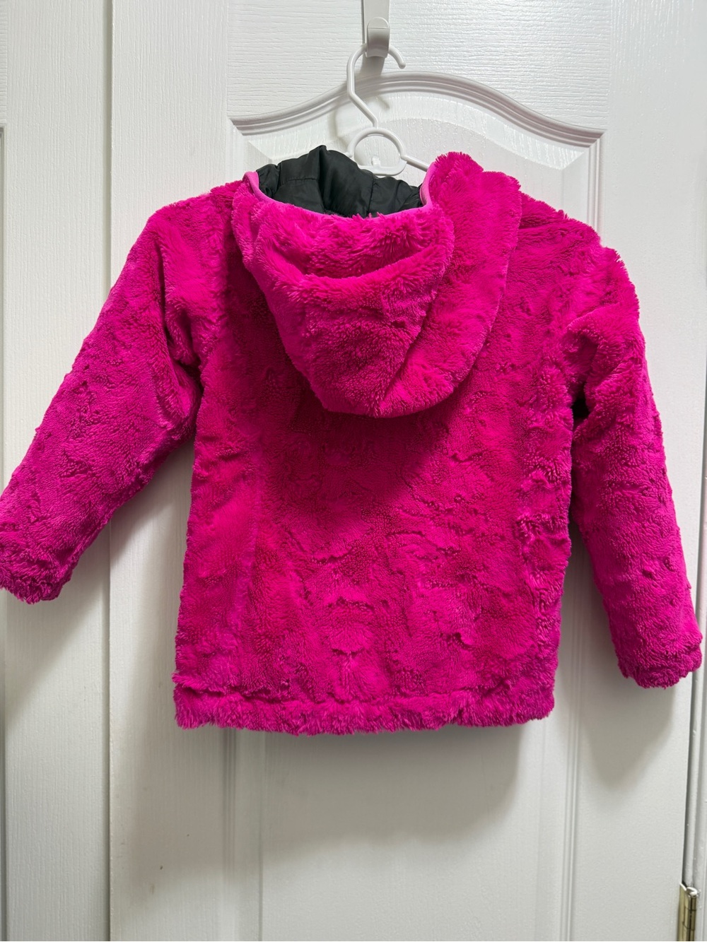 The North Face double sided Black nd hot pink Jacket with side pockets. Soft - Picture 12 of 16